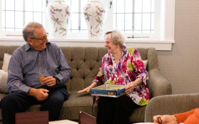 5 tips for engaging your loved one living with dementia during holiday gatherings